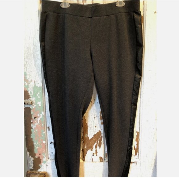 LANE BRYANT PLUS Sz 18 Women's Pants Leggings Gray Faux Leather Ankle Zipper - Picture 2 of 7